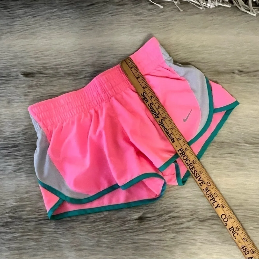 NIKE Dry Fit Pink Green White Swoosh Athletic Lightweight Gym Workout Shorts M